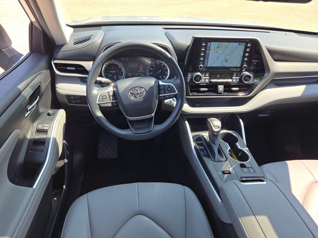 used 2022 Toyota Highlander Hybrid car, priced at $43,853