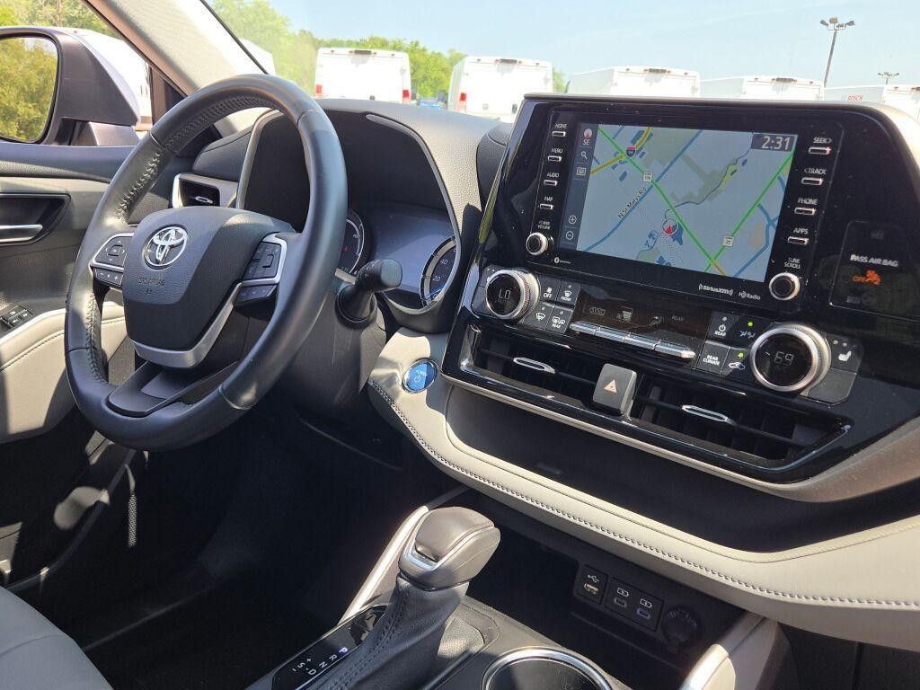 used 2022 Toyota Highlander Hybrid car, priced at $43,853