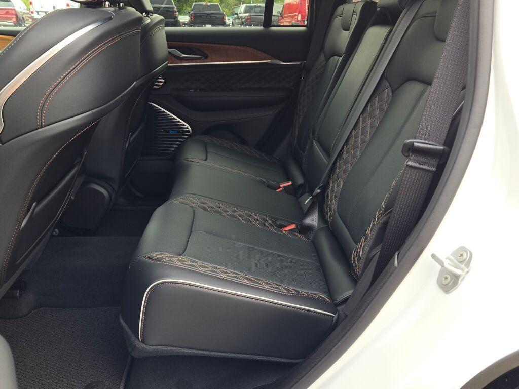 new 2025 Jeep Grand Cherokee car, priced at $57,536