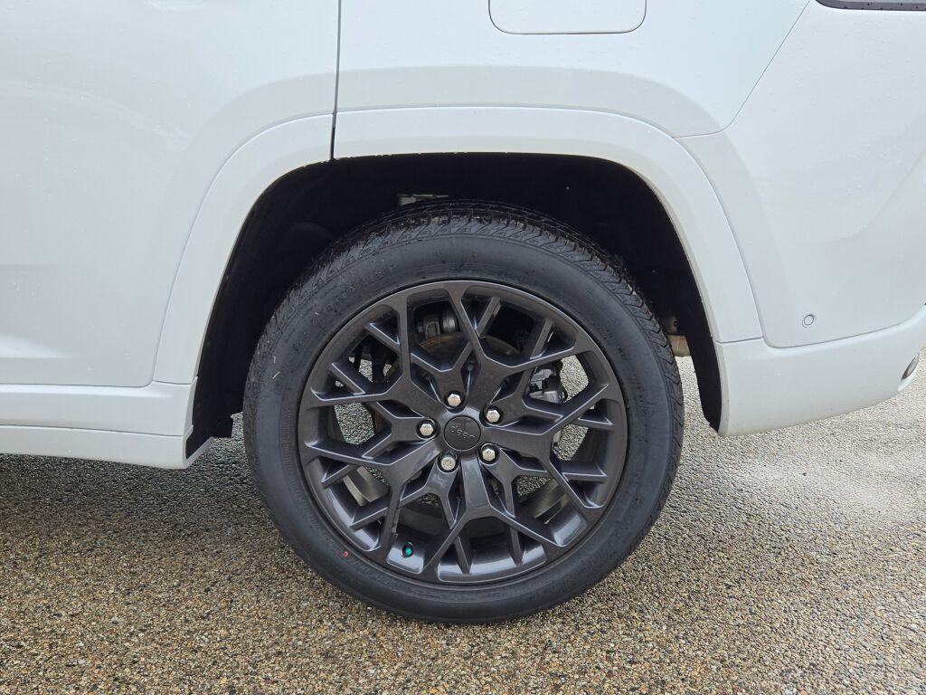 new 2025 Jeep Grand Cherokee car, priced at $57,536