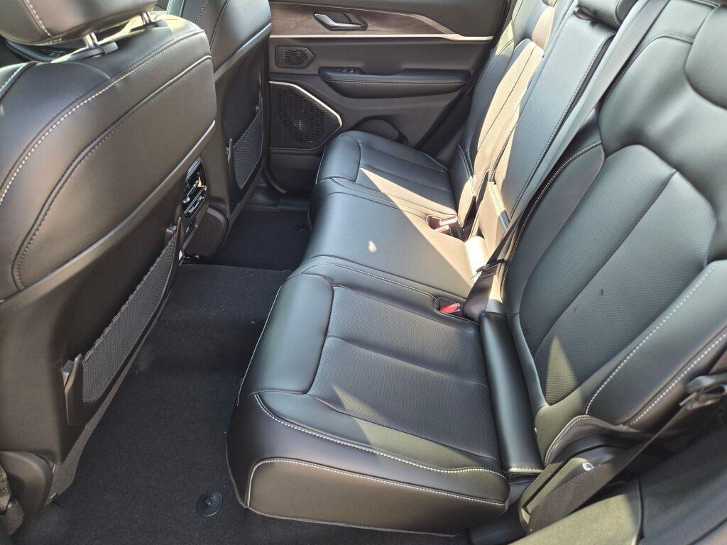 new 2025 Jeep Grand Cherokee car, priced at $52,932