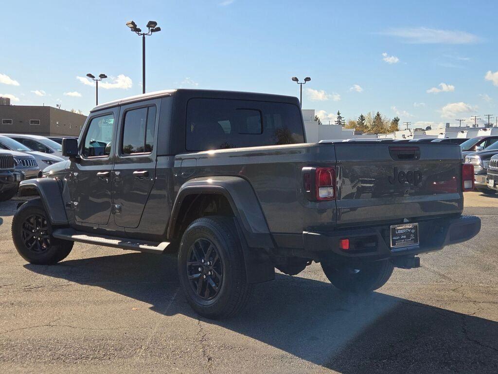 used 2022 Jeep Gladiator car, priced at $32,553