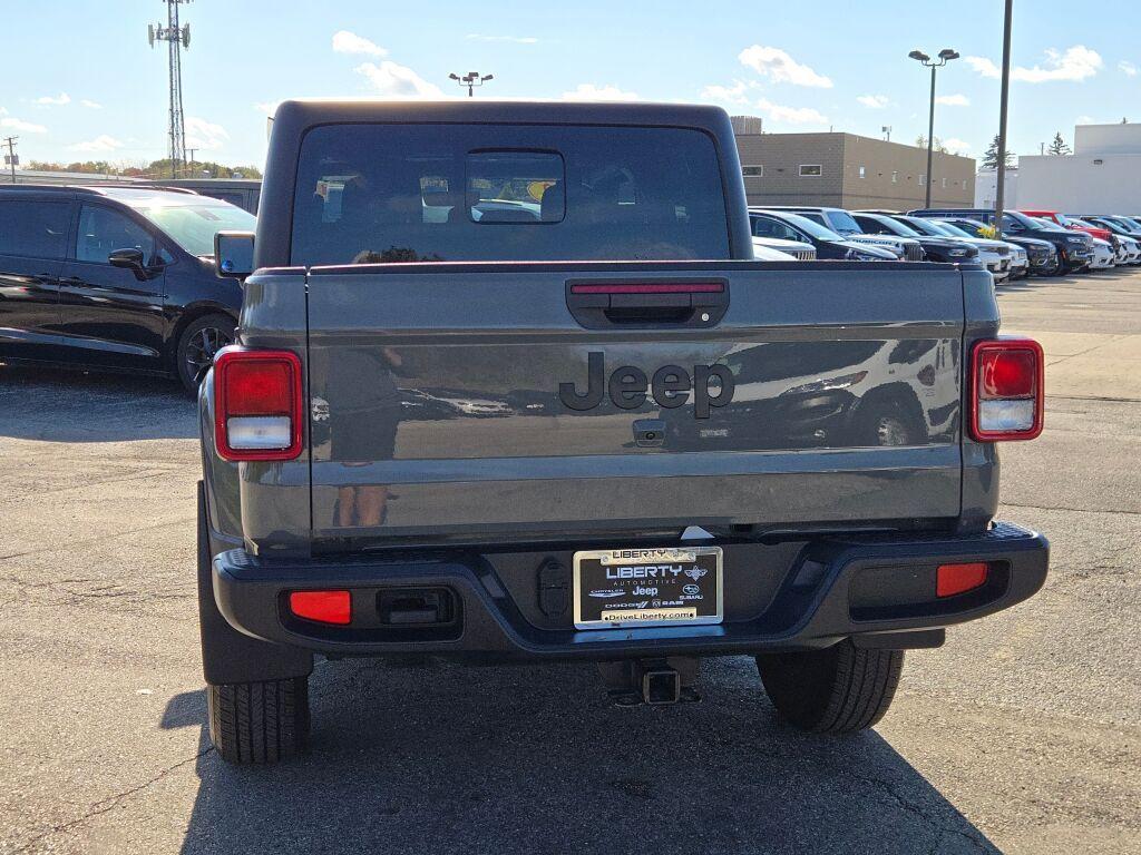 used 2022 Jeep Gladiator car, priced at $32,553