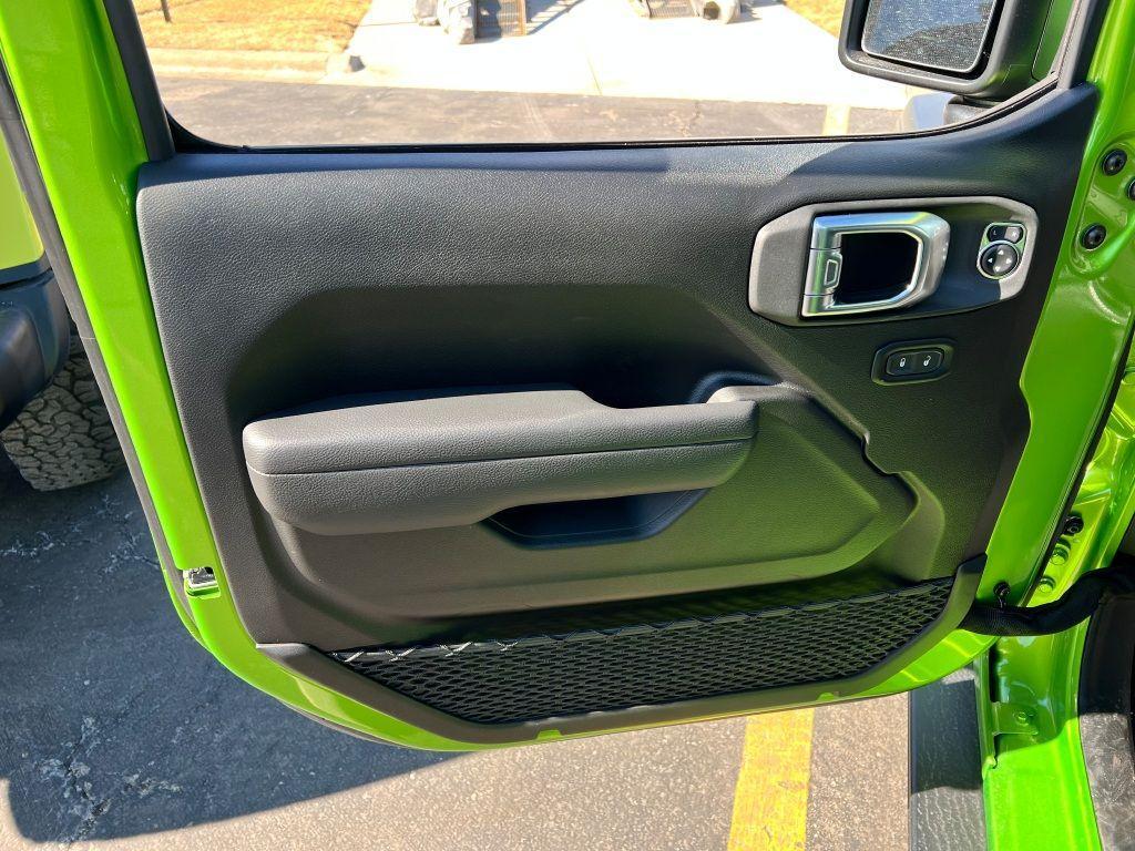 new 2025 Jeep Wrangler car, priced at $62,260