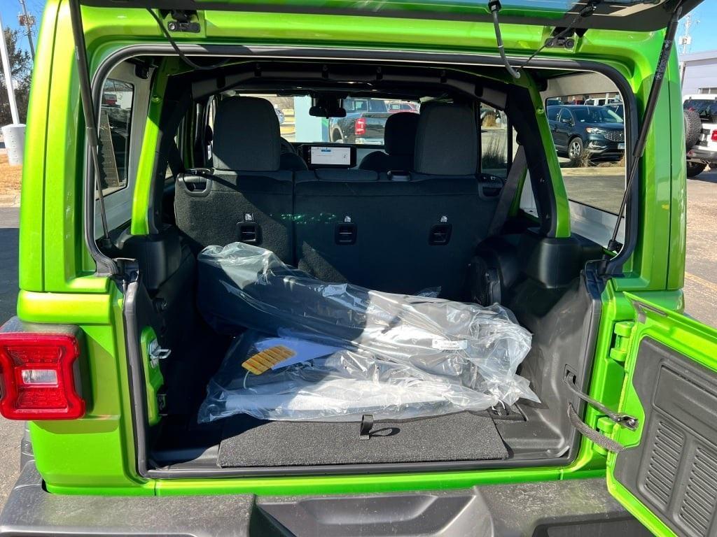 new 2025 Jeep Wrangler car, priced at $62,260