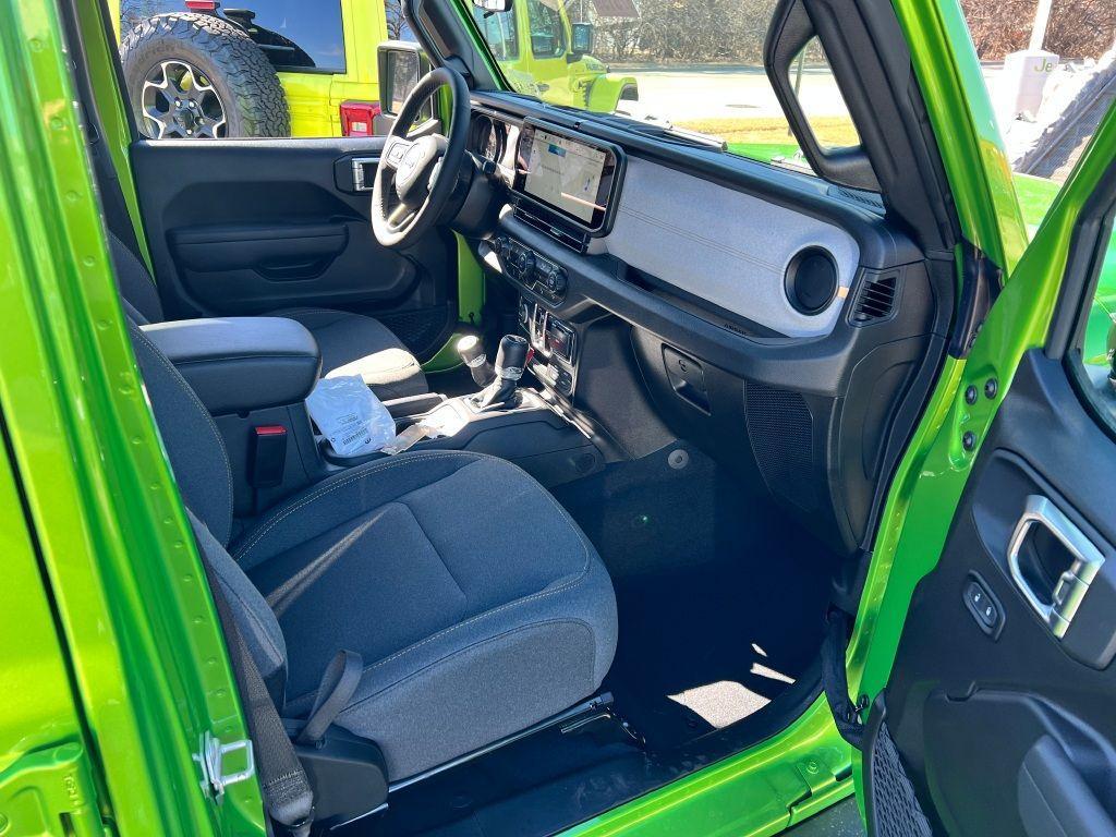 new 2025 Jeep Wrangler car, priced at $62,260