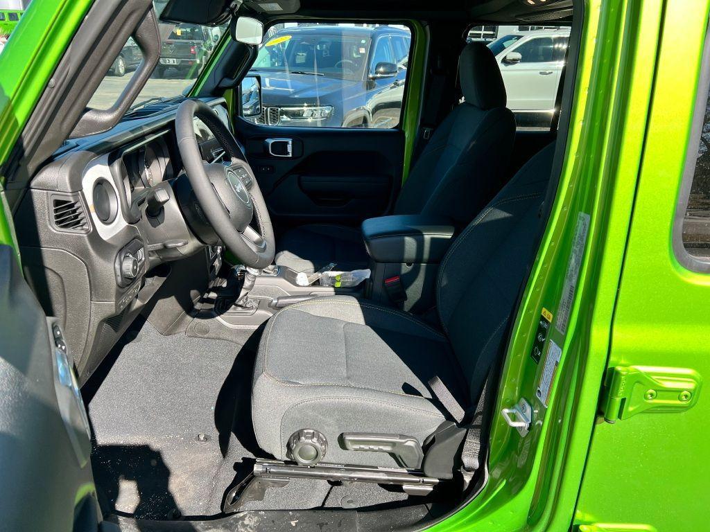 new 2025 Jeep Wrangler car, priced at $62,260