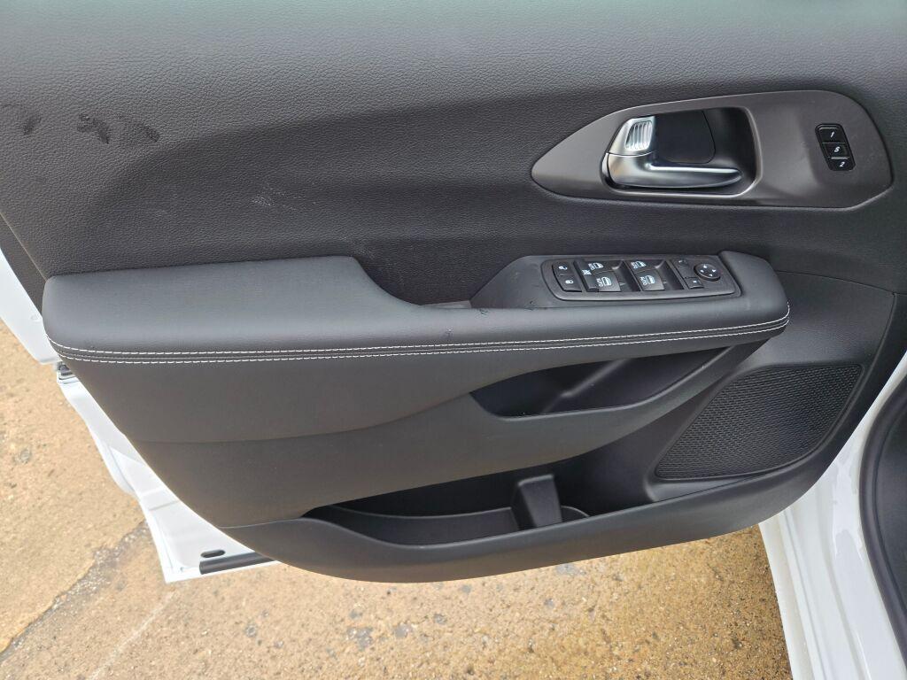 new 2026 Chrysler Pacifica car, priced at $49,879