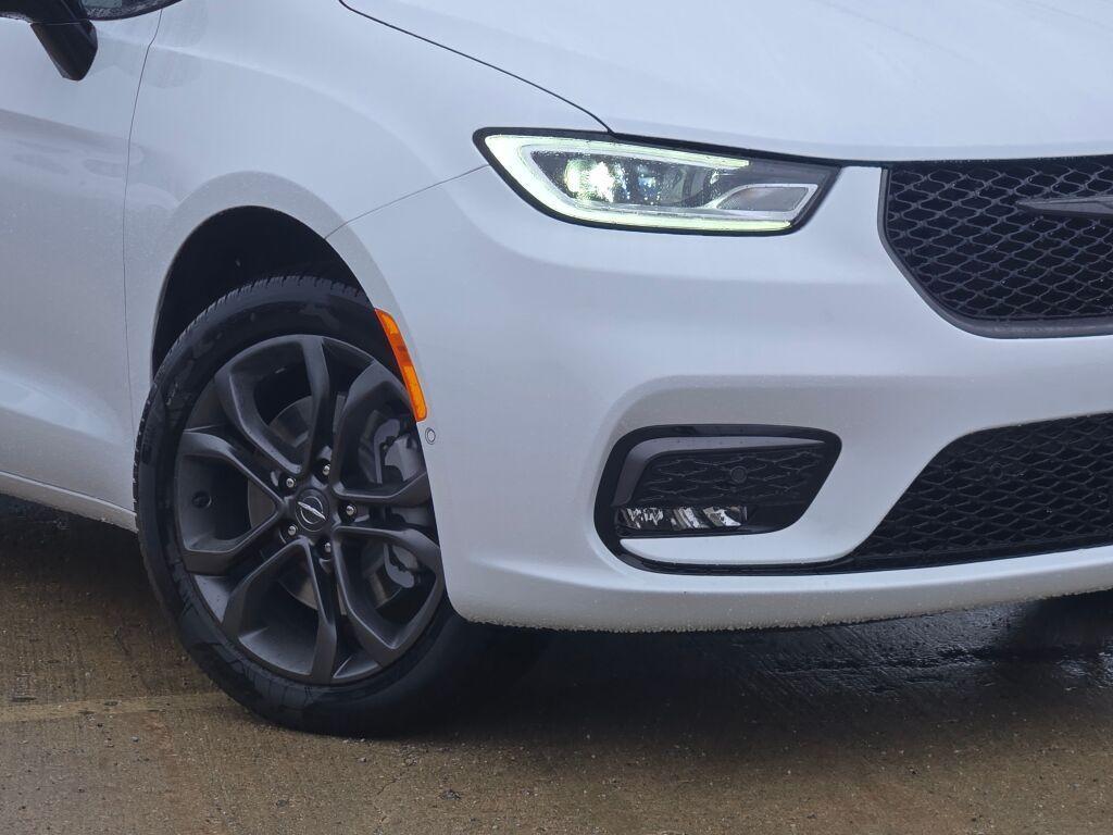 new 2026 Chrysler Pacifica car, priced at $49,879