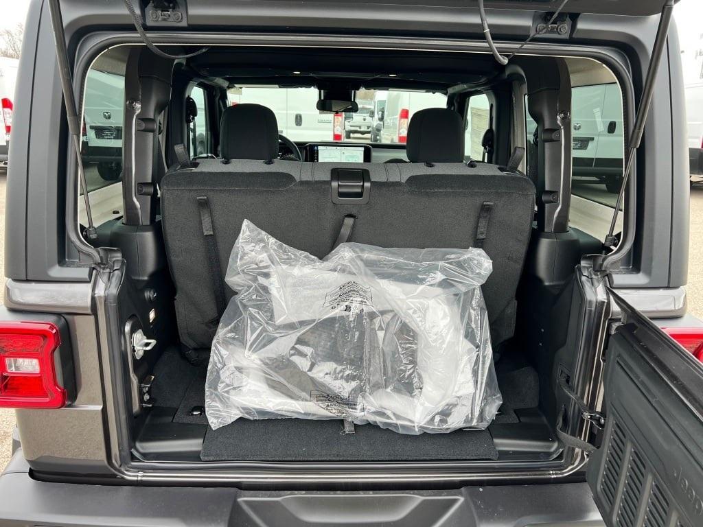 new 2025 Jeep Wrangler car, priced at $51,560