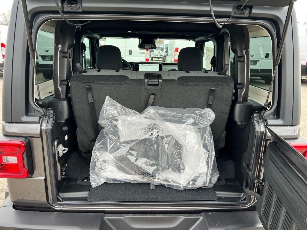 new 2025 Jeep Wrangler car, priced at $51,560