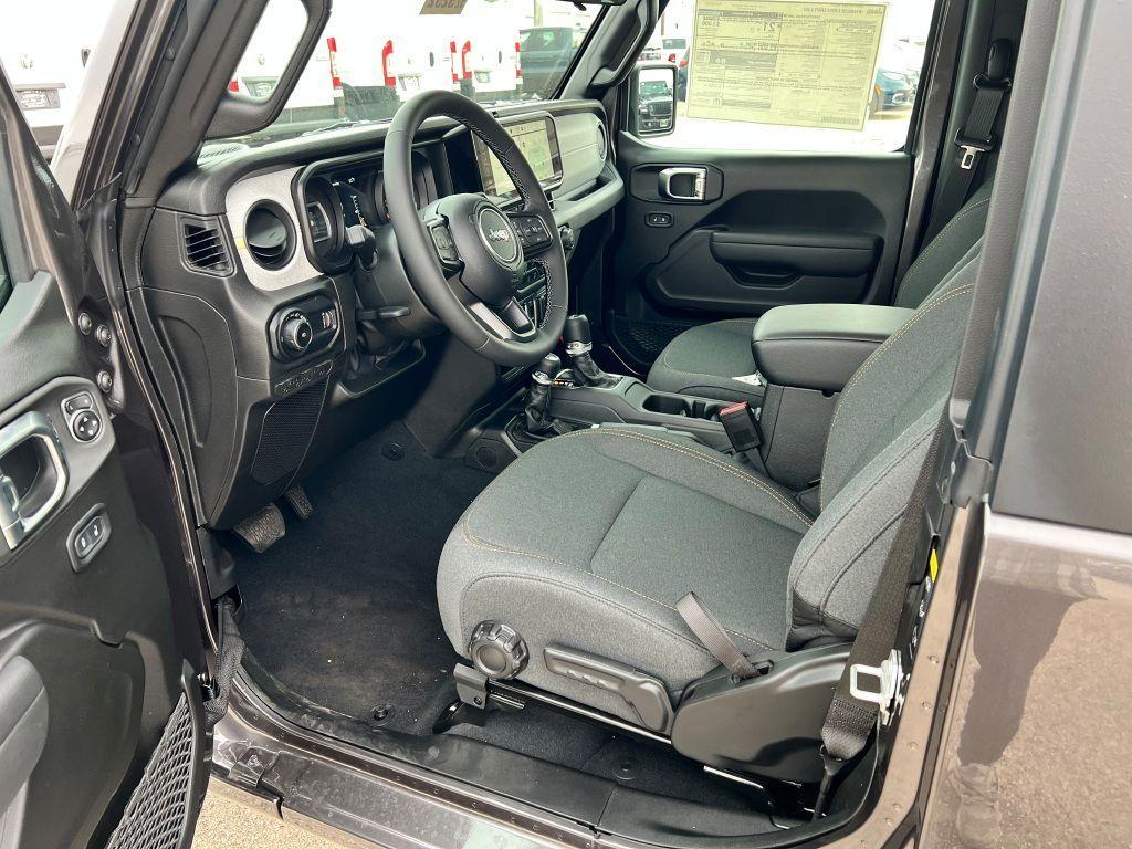 new 2025 Jeep Wrangler car, priced at $51,560