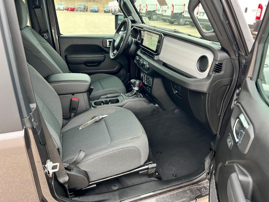 new 2025 Jeep Wrangler car, priced at $51,560