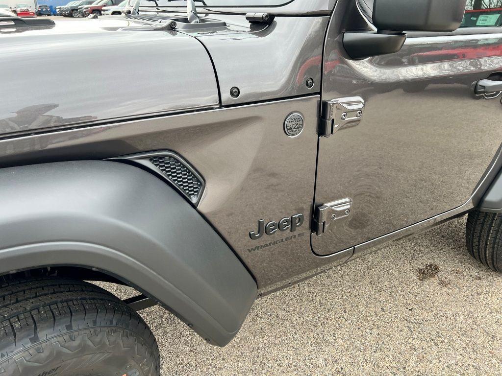 new 2025 Jeep Wrangler car, priced at $51,560