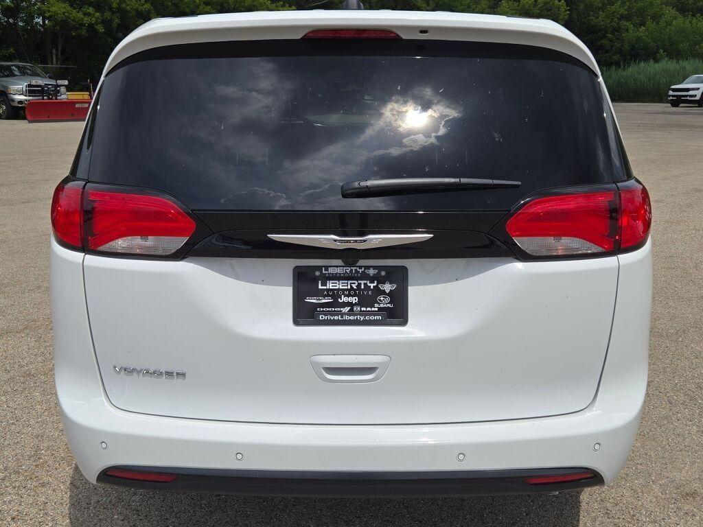 new 2025 Chrysler Pacifica car
