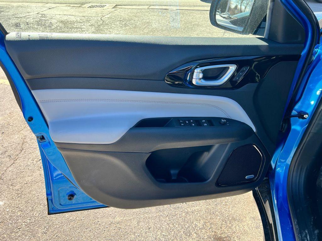 new 2025 Jeep Compass car, priced at $41,385