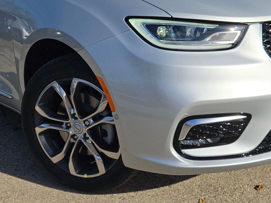 new 2026 Chrysler Pacifica car, priced at $54,495