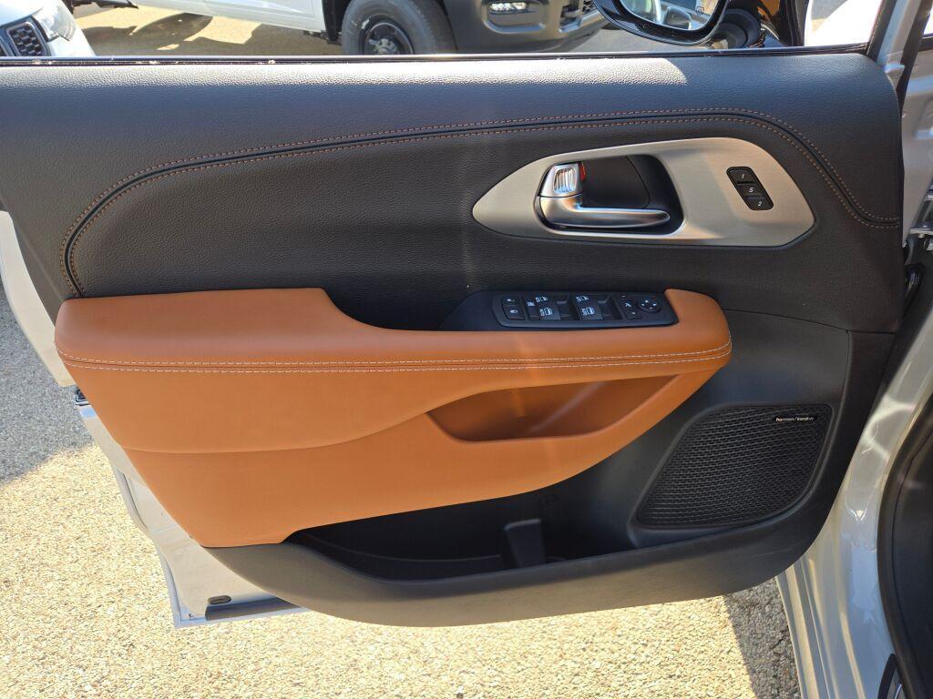 new 2026 Chrysler Pacifica car, priced at $54,495