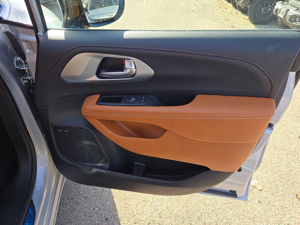 new 2026 Chrysler Pacifica car, priced at $54,495