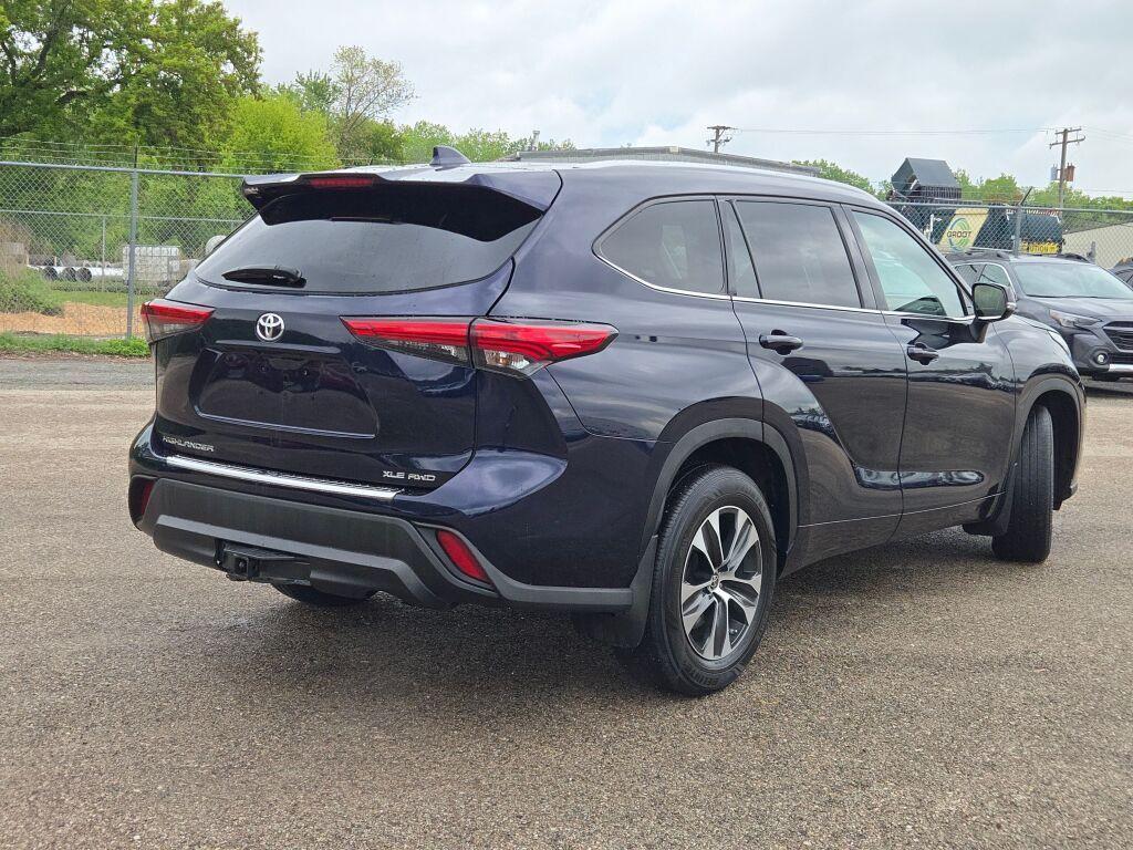 used 2022 Toyota Highlander car, priced at $34,654