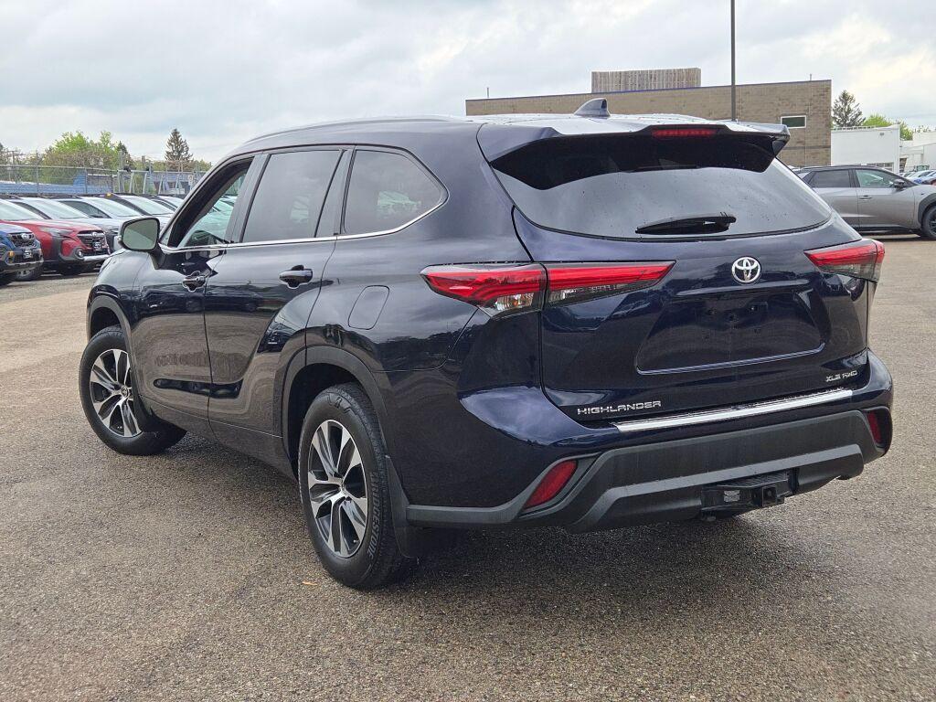 used 2022 Toyota Highlander car, priced at $34,654