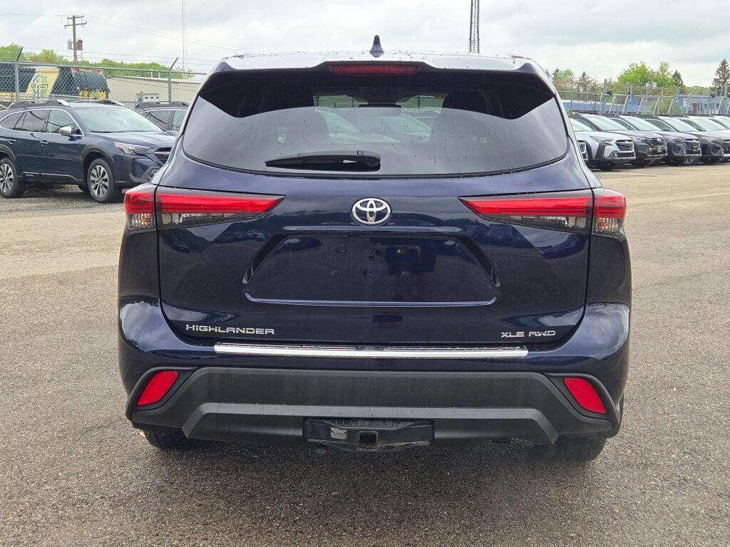 used 2022 Toyota Highlander car, priced at $34,654