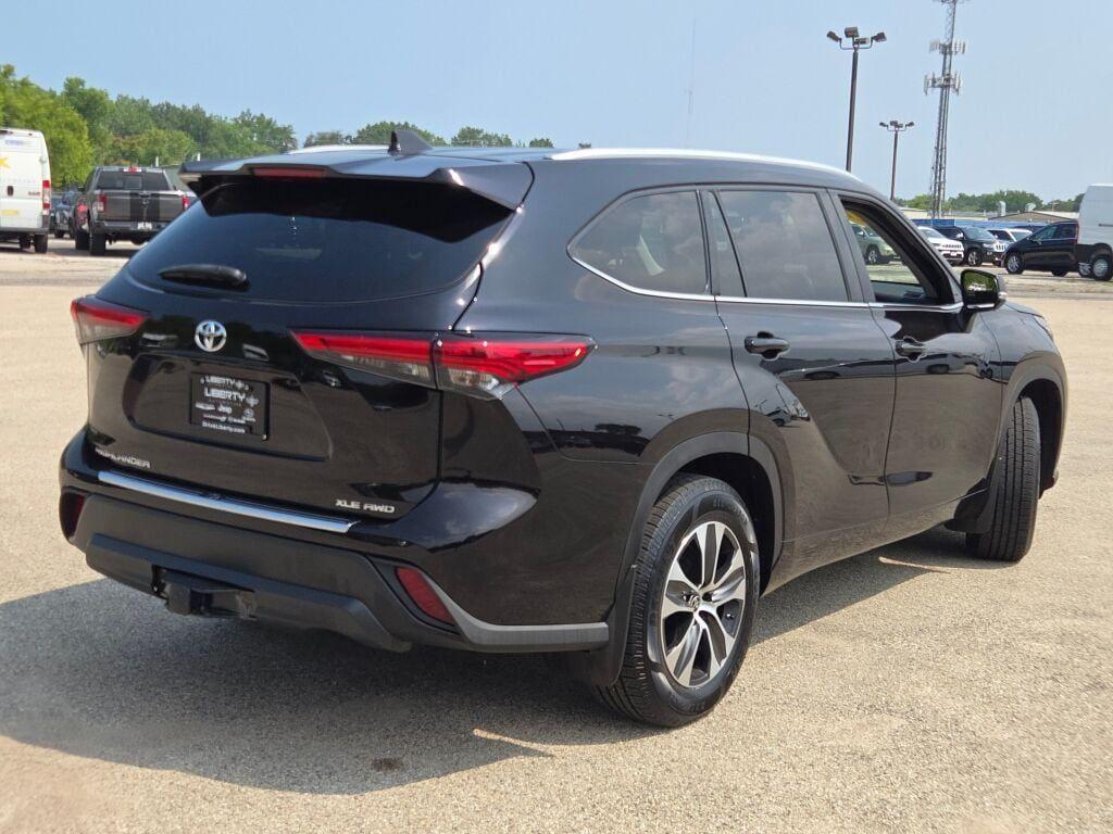 used 2022 Toyota Highlander car, priced at $33,989