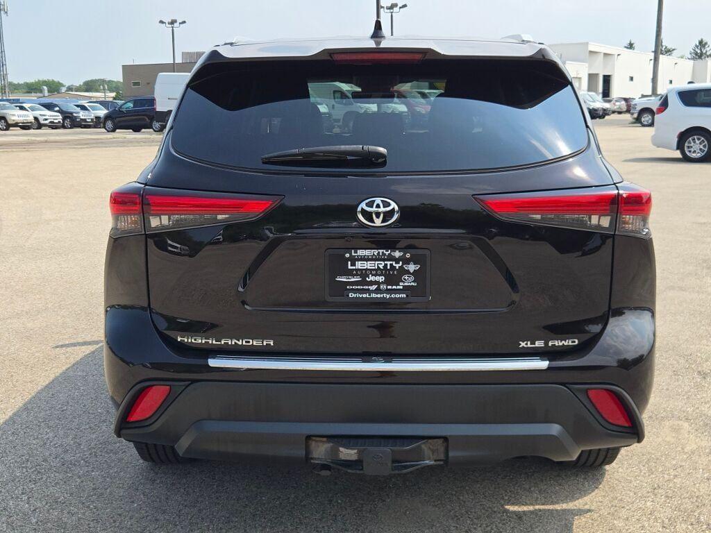 used 2022 Toyota Highlander car, priced at $33,989