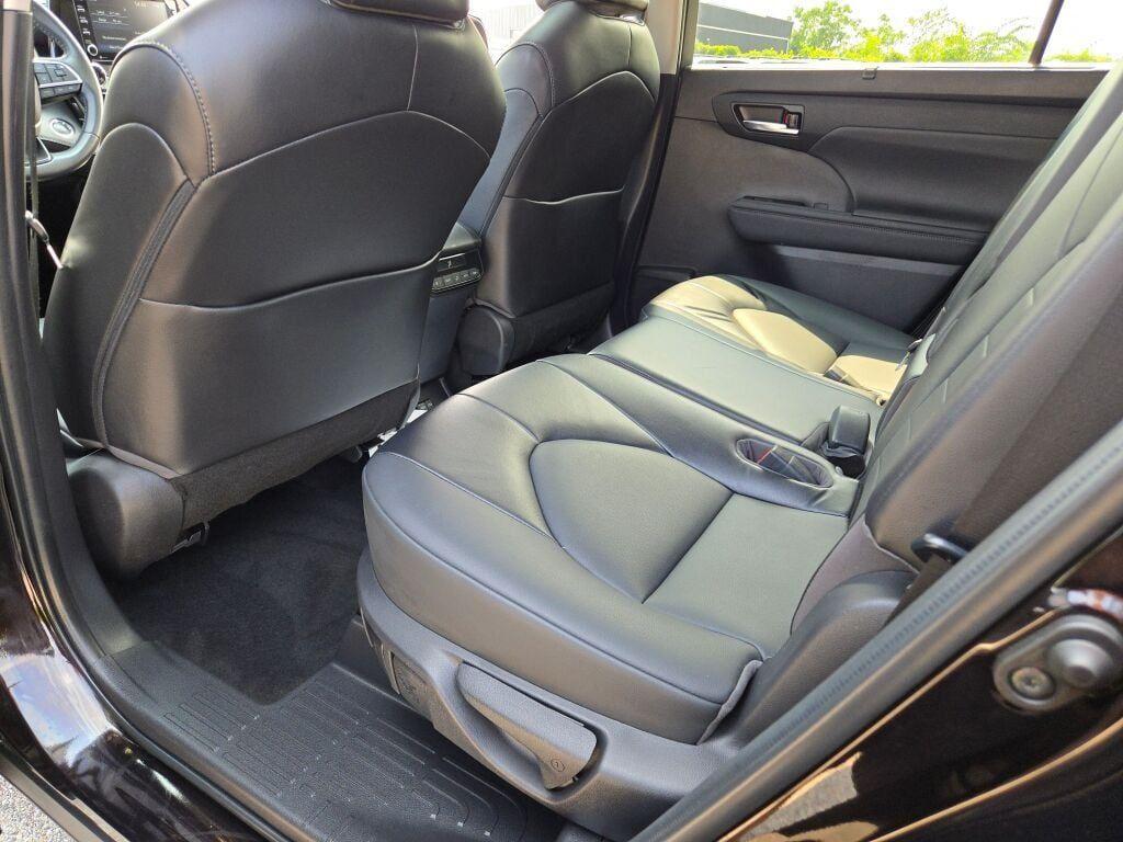 used 2022 Toyota Highlander car, priced at $33,989