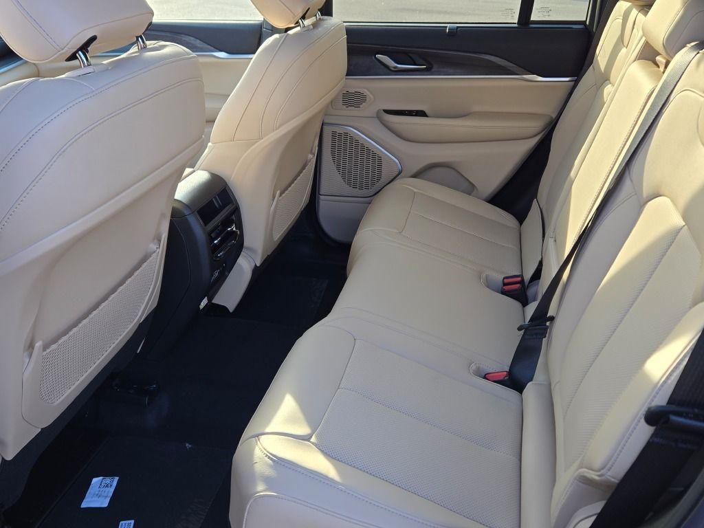 new 2025 Jeep Grand Cherokee car, priced at $49,530