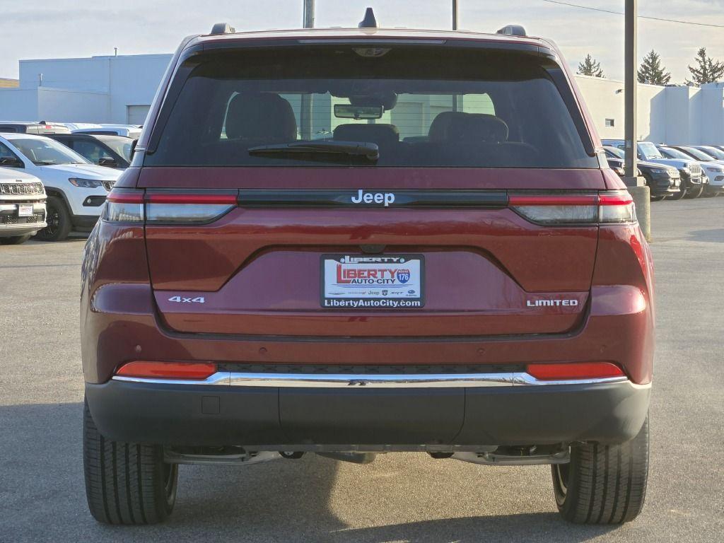 new 2025 Jeep Grand Cherokee car, priced at $49,530