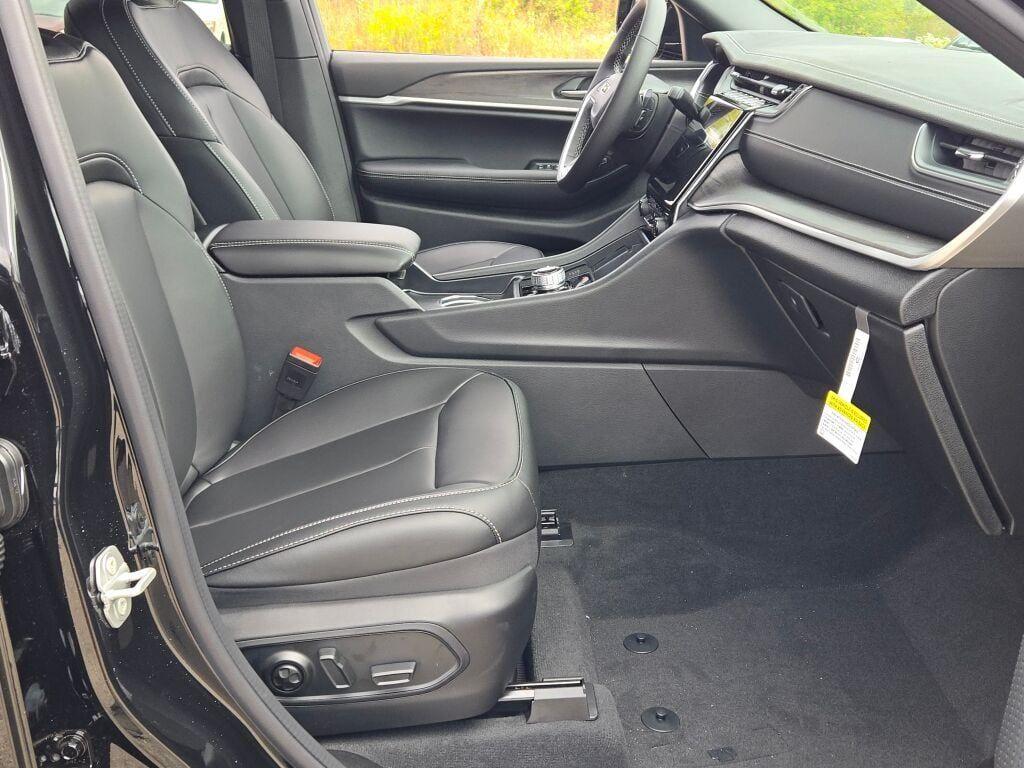 new 2025 Jeep Grand Cherokee L car, priced at $50,141