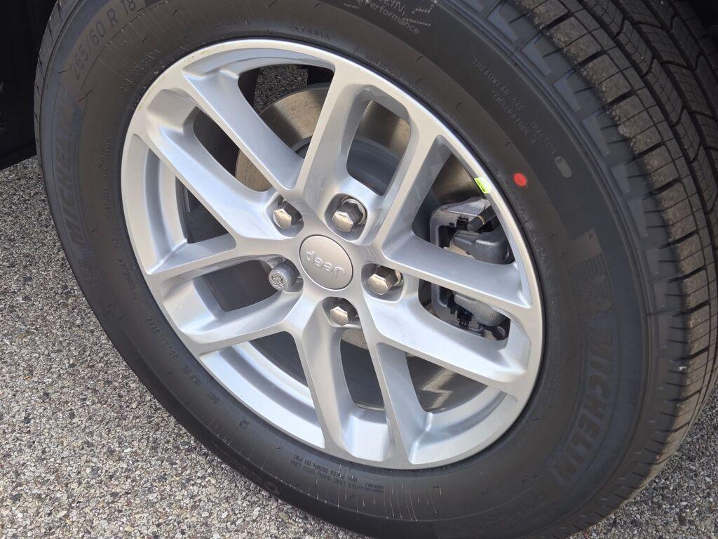 new 2025 Jeep Grand Cherokee car, priced at $38,750