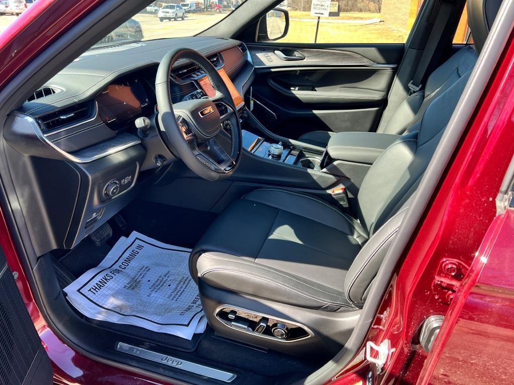 new 2025 Jeep Grand Cherokee car, priced at $69,025