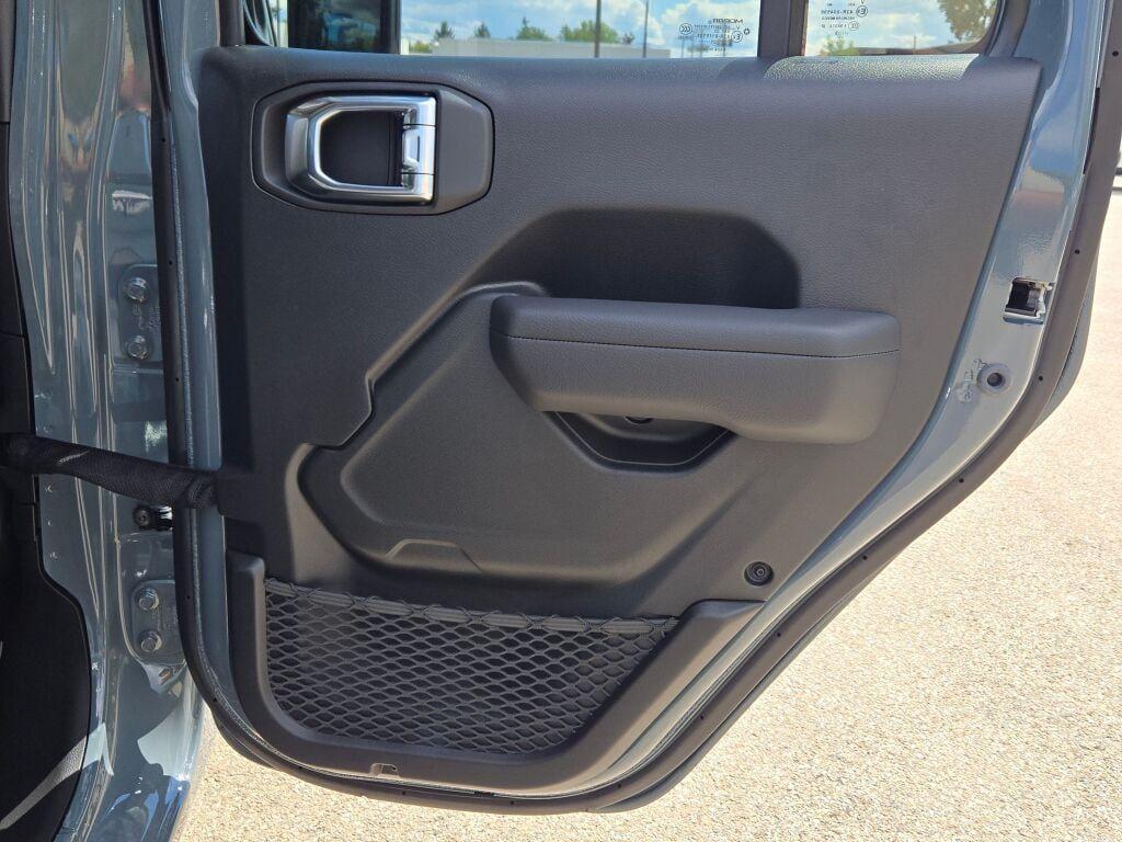 new 2025 Jeep Gladiator car