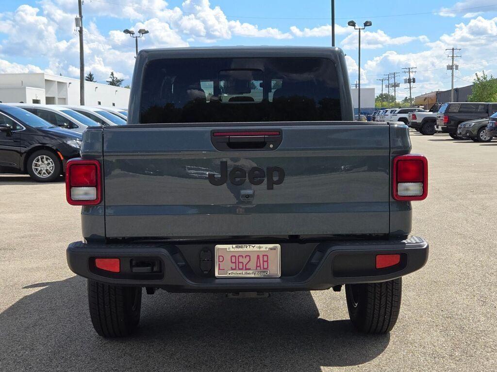 new 2025 Jeep Gladiator car