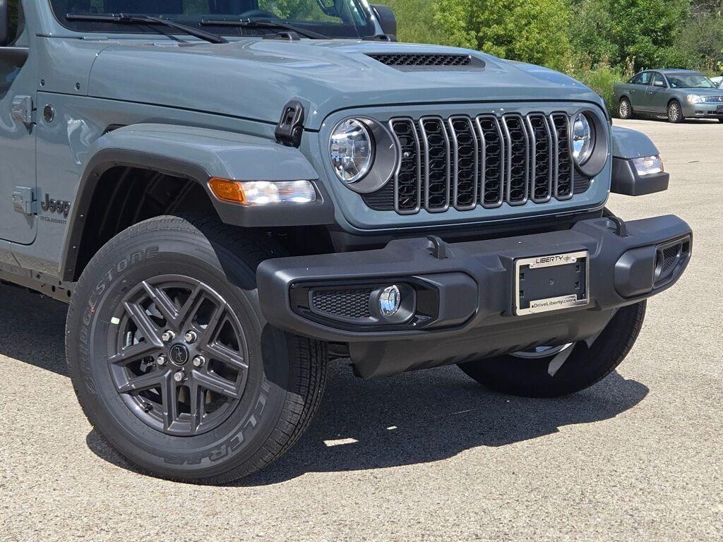 new 2025 Jeep Gladiator car