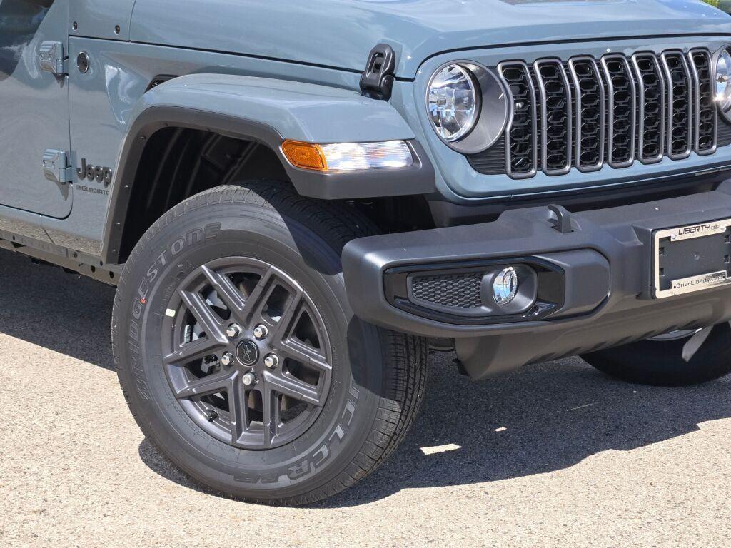 new 2025 Jeep Gladiator car