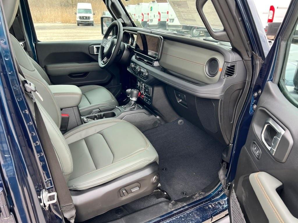 new 2025 Jeep Gladiator car, priced at $63,990