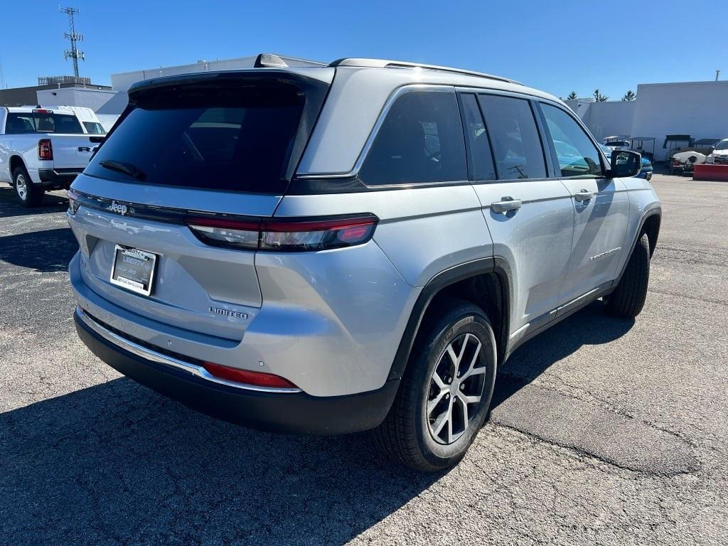 new 2025 Jeep Grand Cherokee car, priced at $50,805