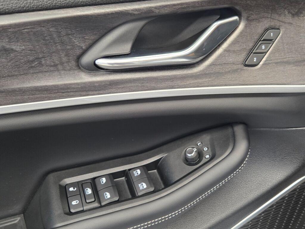 new 2025 Jeep Grand Cherokee car, priced at $48,535