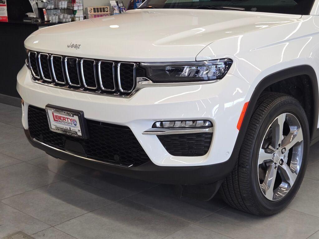 new 2025 Jeep Grand Cherokee car, priced at $48,535