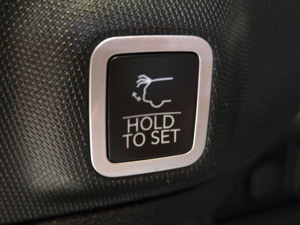 new 2025 Jeep Grand Cherokee car, priced at $48,535