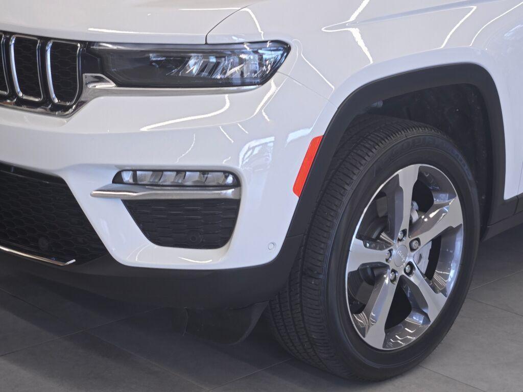 new 2025 Jeep Grand Cherokee car, priced at $48,535