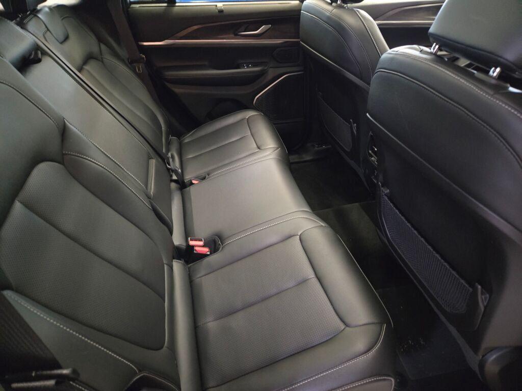 new 2025 Jeep Grand Cherokee car, priced at $48,535