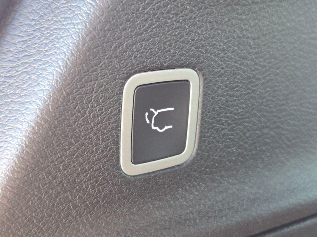 new 2026 Chrysler Pacifica car, priced at $52,385