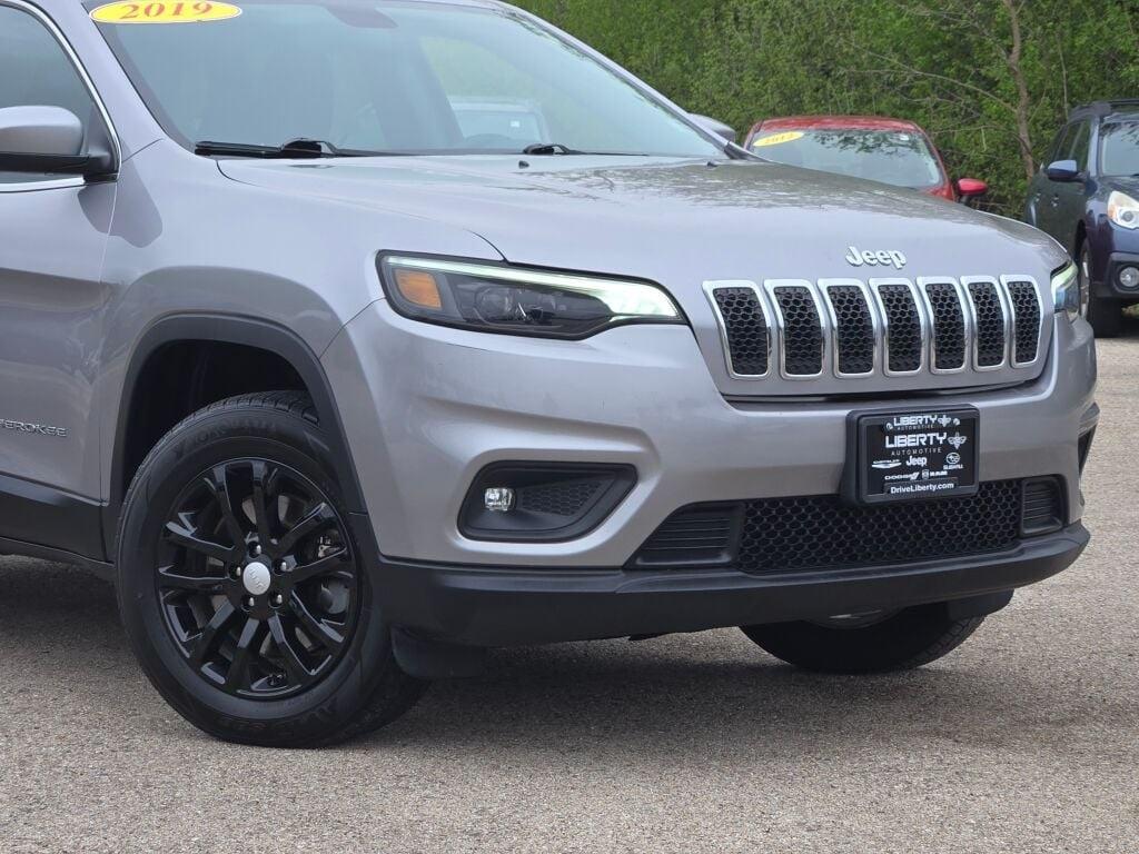 used 2019 Jeep Cherokee car, priced at $14,566