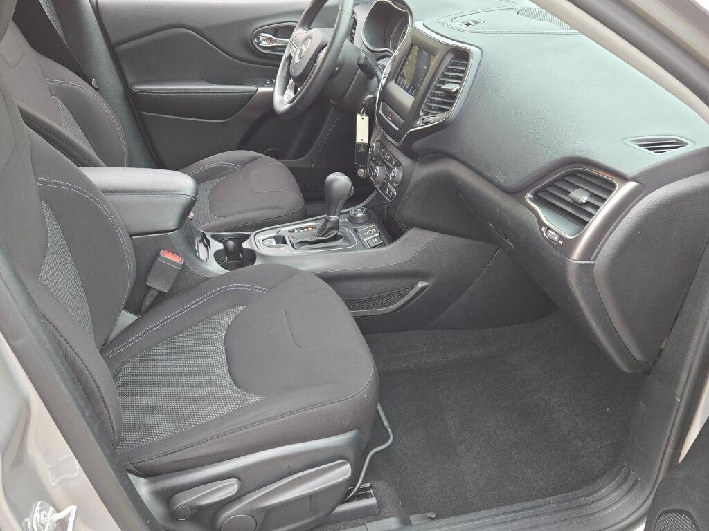 used 2019 Jeep Cherokee car, priced at $14,566