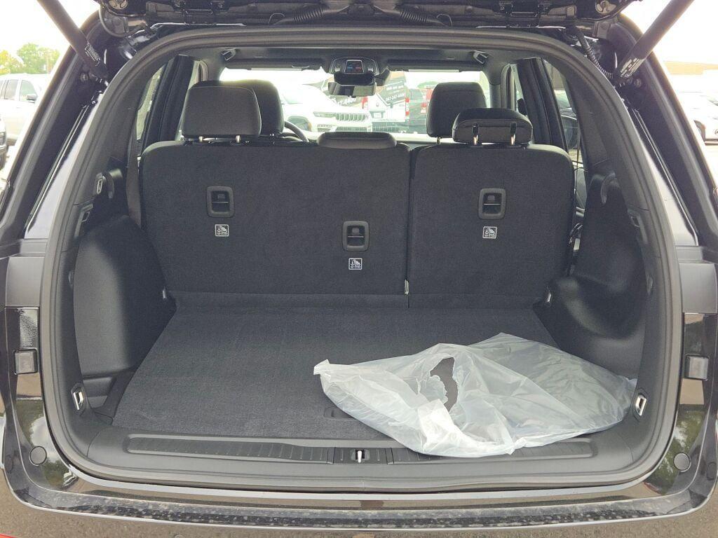 new 2025 Jeep Grand Cherokee car, priced at $50,745