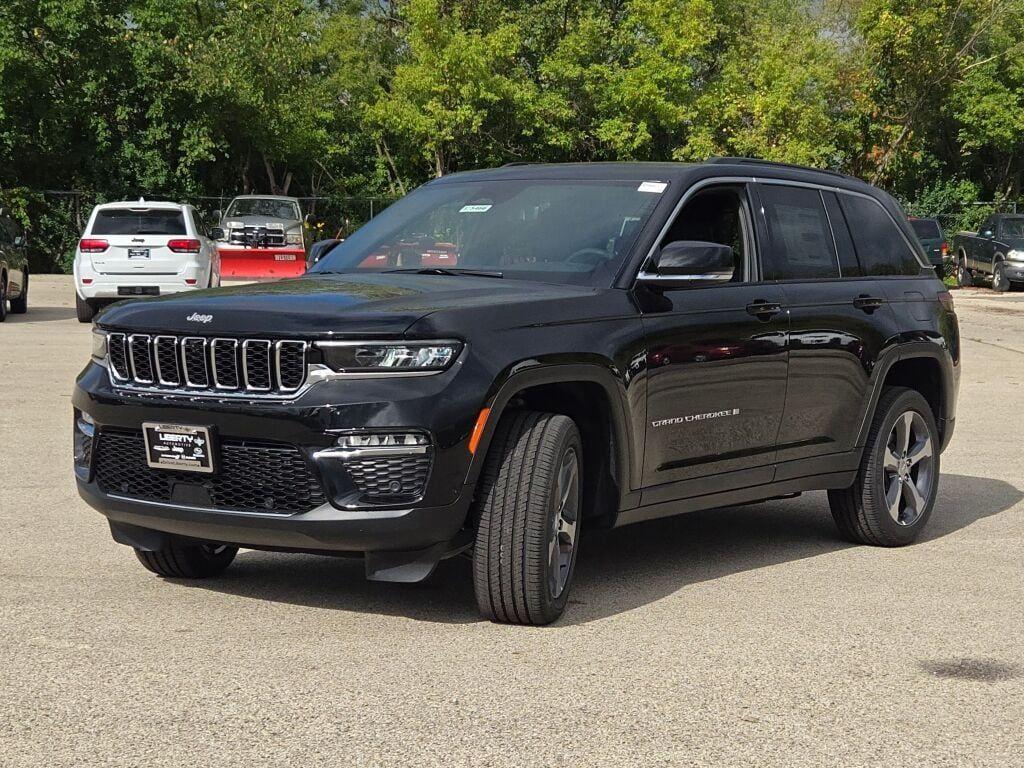 new 2025 Jeep Grand Cherokee car, priced at $50,745